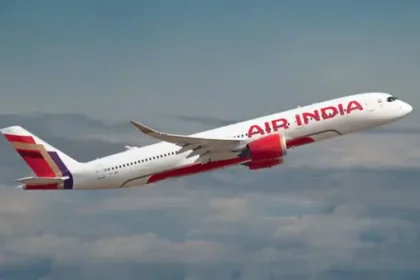 दिल्ली से इंदौर जा रही एयर इंडिया फ्लाइट की इमरजेंसी लैंडिंग, इंजन में आग का संकेत