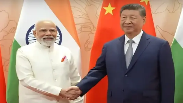 SCO Summit 2025: राष्ट्रपति शी जिनपिंग से मिले पीएम मोदी, बॉर्डर पर शांति और स्थिरता पर जोर