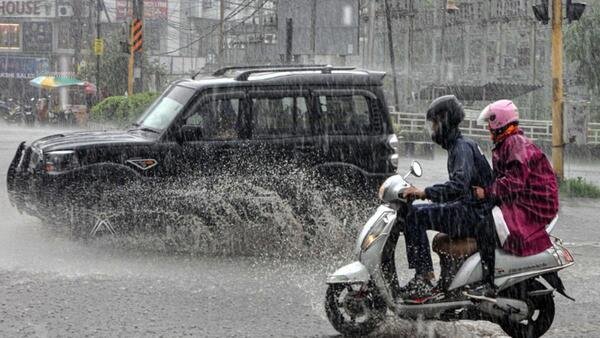 मध्यप्रदेश में 23 जिलों में भारी बारिश का अलर्ट, भोपाल-इंदौर में हल्की बारिश के आसार