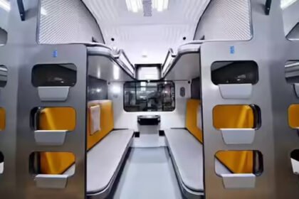 प्रयागराज से गुजरेगी देश की पहली स्लीपर वंदे भारत, राजधानी एक्सप्रेस से कम समय में पहुंचेगी दिल्ली