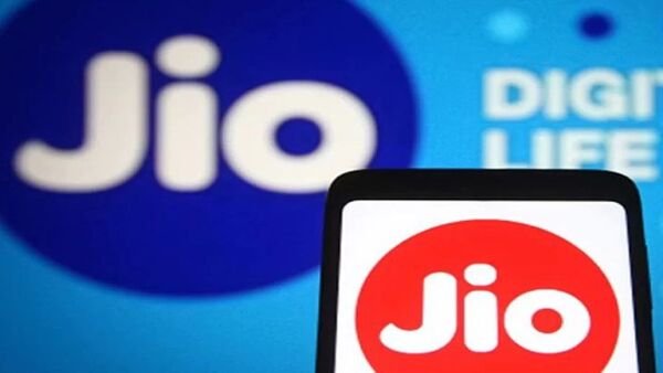 जियो ने बंद किए ₹209 और ₹249 वाले प्लान, अब ₹299 से मिलेगा डेली डेटा