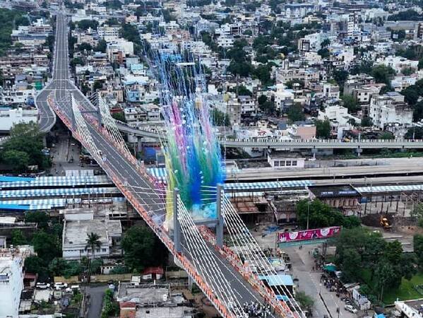 जबलपुर को मिली सबसे लंबा फ्लाईओवर की सौगात, गडकरी ने एमपी को दिए 60 हजार करोड़ की परियोजनाएं