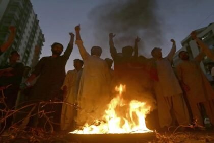 पाकिस्तान में स्वतंत्रता दिवस पर कराची में अंधाधुंध फायरिंग, 3 की मौत और 60 से अधिक घायल