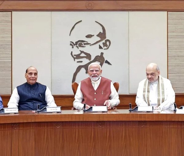 डोनाल्ड ट्रंप के 50% टैरिफ पर आज बड़ा फैसला लेंगे पीएम मोदी, कैबिनेट में होगी रणनीतिक चर्चा