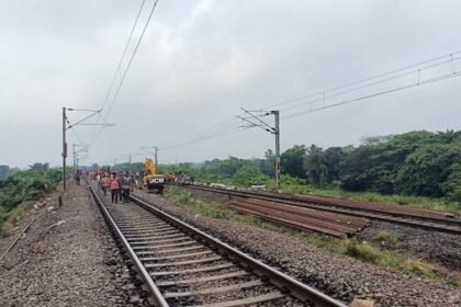 मरम्मत पटरी पर मोड़ दी जनशताब्दी एक्सप्रेस, बड़ा हादसा टला – दो अधिकारी निलंबित,जानें पूरी घटना