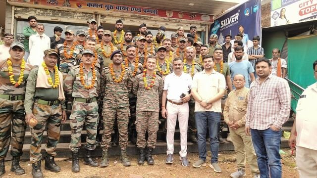 सम्मान में गूंजा "थैंक्यू इंडियन आर्मी": शिवपुरी में बाढ़ के बीच सेना ने बचाई सैकड़ों जानें