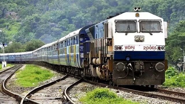 गुजरात और एमपी समेत कई राज्यों को नई ट्रेनों की सौगात, देखें रूट और टाइम टेबल