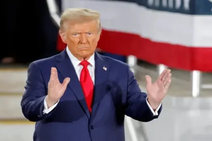 भारत पर ट्रम्प का 50% टैरिफ लागू: ₹5.4 लाख करोड़ के एक्सपोर्ट पर असर, जानें पूरी खबर