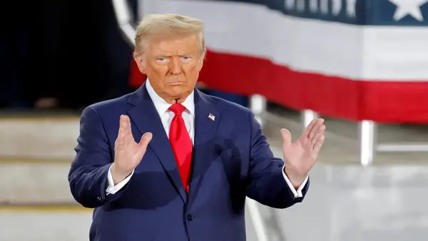 भारत पर ट्रम्प का 50% टैरिफ लागू: ₹5.4 लाख करोड़ के एक्सपोर्ट पर असर, जानें पूरी खबर