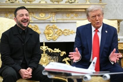 व्हाइट हाउस मीटिंग में नहीं बनी सीजफायर पर सहमति, यूक्रेन खरीदेगा 8 लाख करोड़ के अमेरिकी हथियार