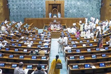 "नया इनकम टैक्स (नंबर-2) बिल 2025 लोकसभा में पास, टैक्सपेयर्स के लिए बड़े बदलाव और राहतें"