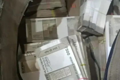 दवा व्यापारी ने दी एक करोड़ की रिश्वत की पेशकश: आगरा में ड्रग विभाग और STF की बड़ी कार्रवाई