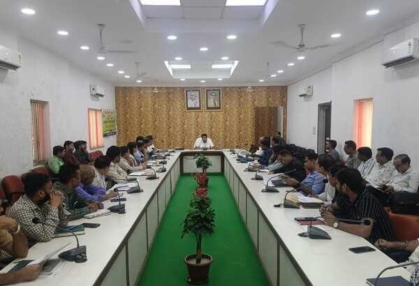 आगरा में 1 सितंबर से बिना हेलमेट पेट्रोल नहीं, 30 दिन चलेगा विशेष अभियान