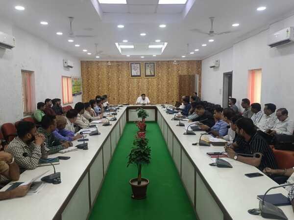 आगरा में 1 सितंबर से बिना हेलमेट पेट्रोल नहीं, 30 दिन चलेगा विशेष अभियान