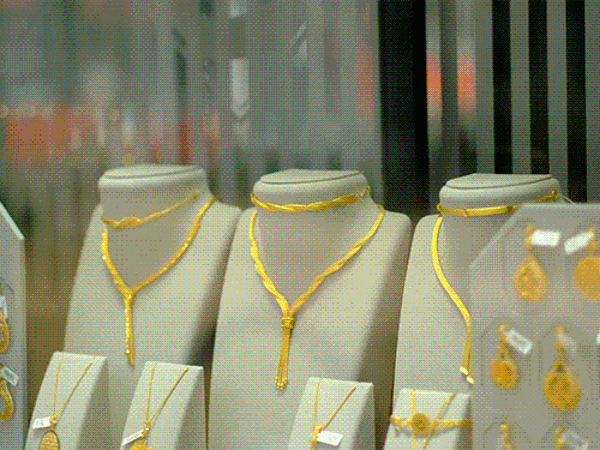 सोना-चांदी के दाम में गिरावट: जानें क्या है आज का भाव