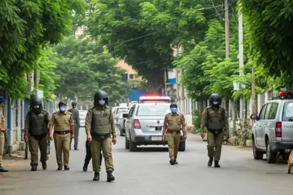 दिल्ली के स्कूलों को फिर बम धमकी, मिड टर्म एग्जाम स्थगित, सुरक्षा बढ़ाई गई