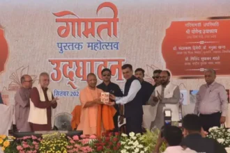 लखनऊ विश्वविद्यालय में योगी आदित्यनाथ ने किया गोमती बुक फेस्टिवल का शुभारंभ