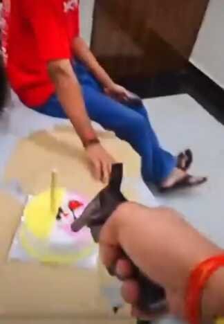 मैनपुरी में किशोरों की खतरनाक पार्टी, तमंचों के साथ वीडियो वायरल