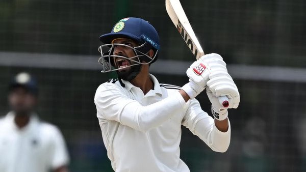 Duleep Trophy: ऋतुराज गायकवाड़ की दमदार सेंचुरी, अय्यर का बल्ला खामोश
