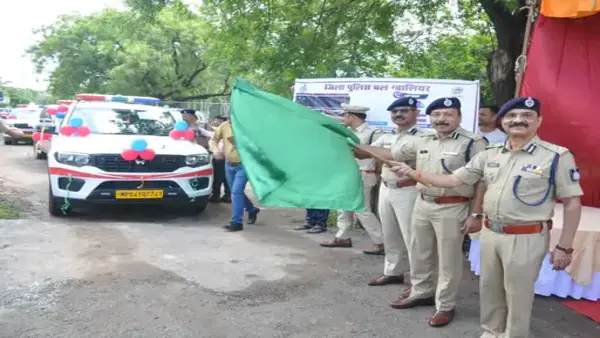 मध्य प्रदेश में डायल-100 की जगह डायल-112 सेवा शुरू: ग्वालियर पुलिस को मिली 50 हाई-टेक गाड़ियां