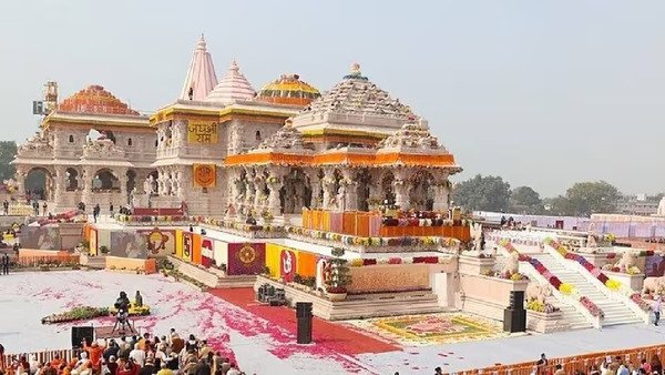 अयोध्या में भूटान के प्रधानमंत्री का ऐतिहासिक दौरा: राम मंदिर और हनुमानगढ़ी के दर्शन