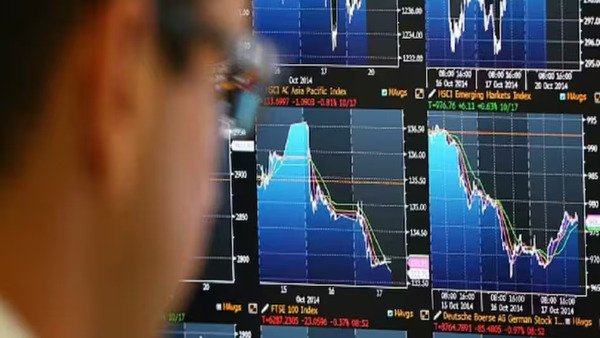 Stocks to Buy Today: जीएसटी कटौती से बाजार में उछाल, Bata India, Emami समेत इन शेयरों में दिख रही तेजी