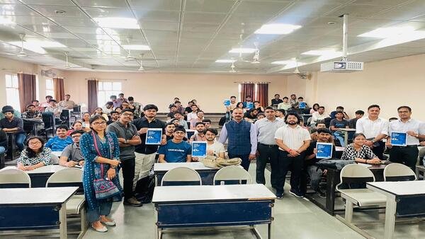 सीआईआईएस 2025 हैकाथॉन: देशभर से रिकॉर्ड 746 प्रोजेक्ट, साइबर सुरक्षा में युवाओं की नई उड़ान