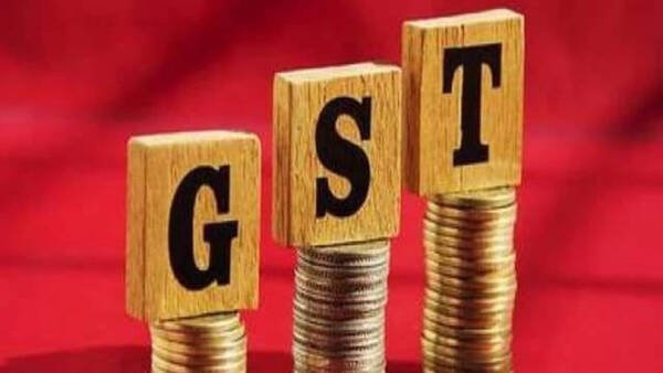 GST Council Update: रोटी, मक्खन, दवाइयां सस्ती, 12% और 28% स्लैब खत्म, इंश्योरेंस पर बड़ी राहत