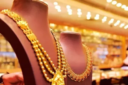 सोना ₹412 सस्ता और चांदी ₹327 गिरी, सालभर में दोनों ने दिए जबरदस्त रिटर्न