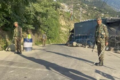 उधमपुर में आतंकियों के साथ मुठभेड़, एक जवान शहीद; किश्तवाड़ और डोडा में भी सर्च ऑपरेशन जारी