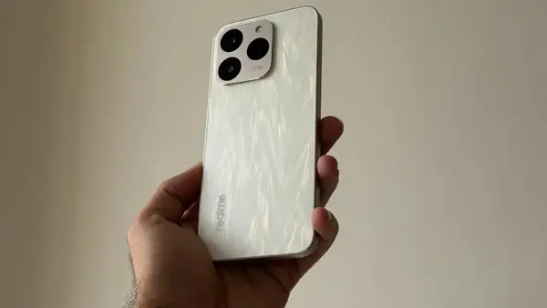 Realme 15T 5G: भारत में लॉन्च हुआ 7000mAh बैटरी वाला सबसे पतला स्मार्टफोन