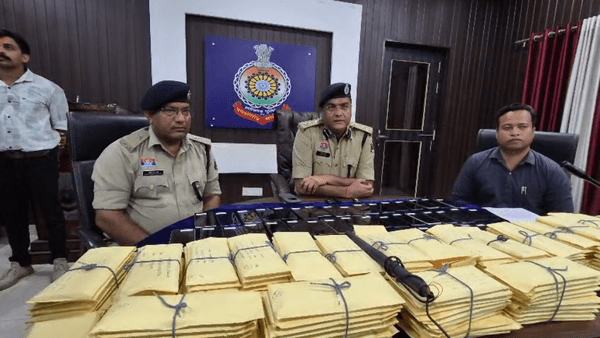 70 लाख के 303 मोबाइल बरामद, दुर्ग पुलिस ने लौटाई मालिकों की मुस्कान