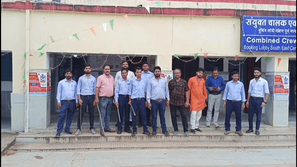 अनूपपुर के बिजुरी रेलवे स्टेशन पर बंदर का आतंक, दर्जनों लोग घायल