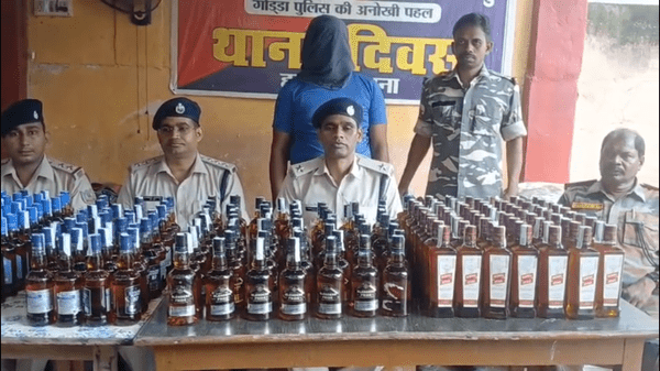गोड्डा में अवैध शराब की बड़ी खेप पकड़ी गई: बिहार जा रही 683 बोतलें जब्त, एक गिरफ्तार