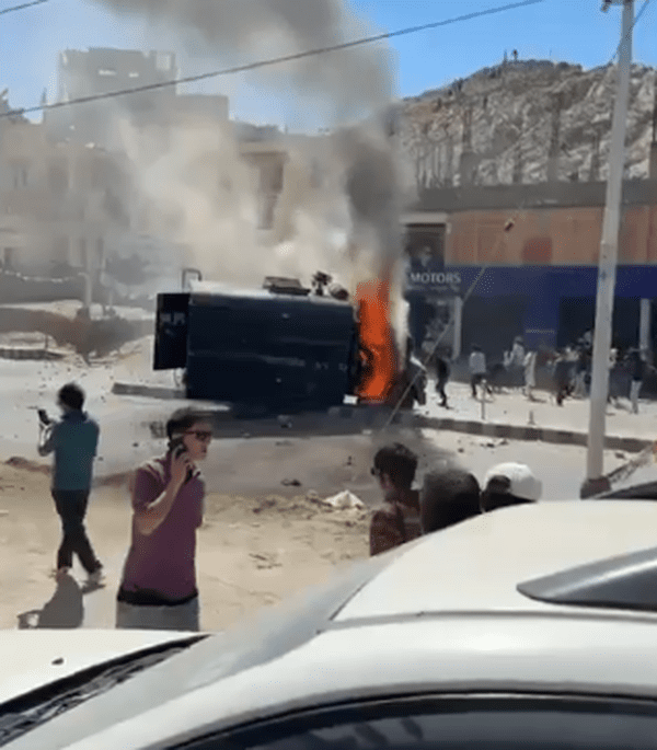 सोनम वांगचुक के समर्थन में लेह की सड़कों पर छात्र, पुलिस से झड़प और CRPF वाहन फूंका