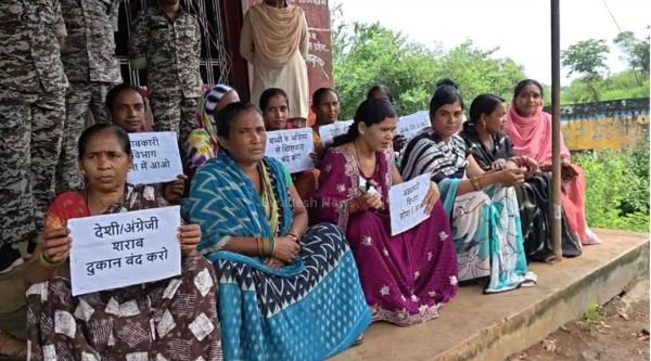 Gariaband: Women stage indefinite sit-in protest demanding removal of liquor shop in Devbhog