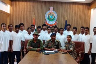Narayanpur: 16 Naxalites surrendered under pressure from security forces