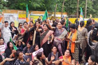 Mahila Morcha demonstration: siege of Rajiv Bhawan
