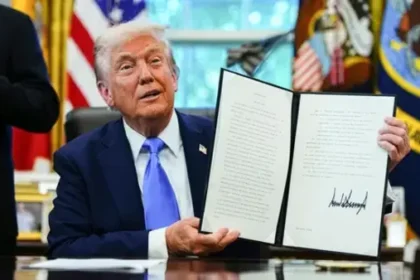 H-1B वीजा पर ट्रंप का नया आदेश: कंपनियों को देना होगा 1 लाख डॉलर शुल्क, भारतीयों पर असर