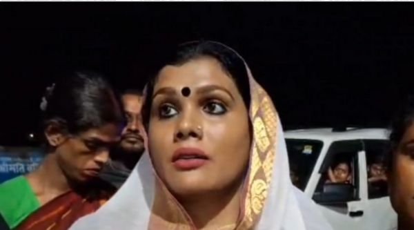 Dhanbad: Sweta Kinnar threatened for raising voice against fake eunuchs
