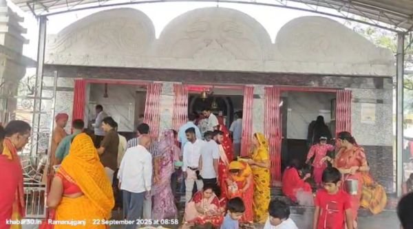 First day of Sharadiya Navratri: Devotees throng Devi temples in Balrampur