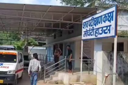 Ambikapur: A young man consumed poison after not getting Rs 500 to buy a mobile phone.