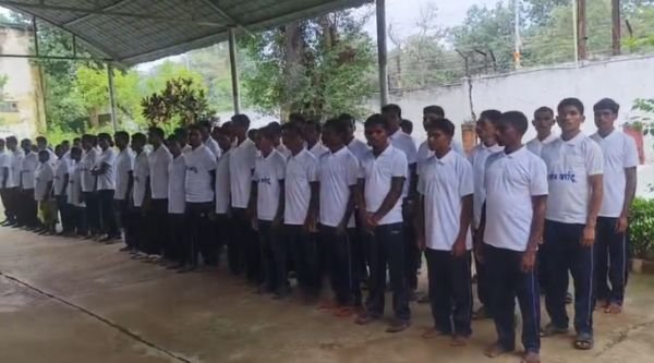 71 Naxalites surrender in Dantewada