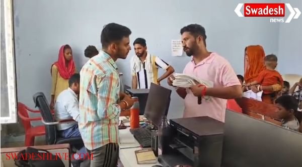 People troubled by the crowd at Kalayat aid centers