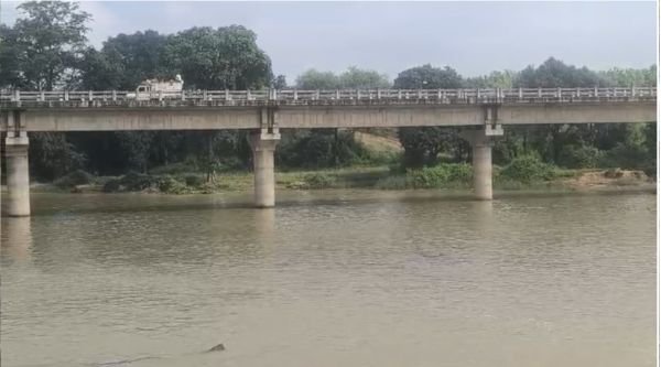 Marwahi: Lakhan Ghat bridge becomes a death trap, second life lost in a week