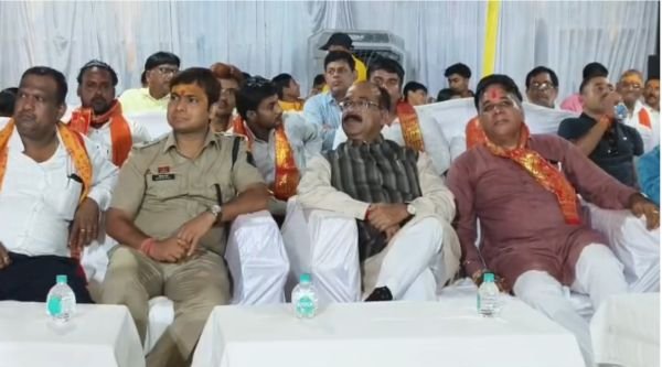 Mungeli: SP Bhojram Patel immersed in devotion, sang and danced bhajans with devotees