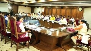 CM Dr. Yadav's instructions to ministers: Review development and public welfare schemes in the districts under their charge