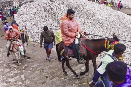 चार धाम यात्रा 5 सितंबर तक स्थगित, हेमकुंड साहिब भी बंद | IMD का रेड अलर्ट