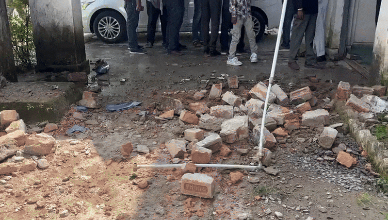 Ambikapur: Major accident in the Collectorate premises, roof of the family court collapsed.