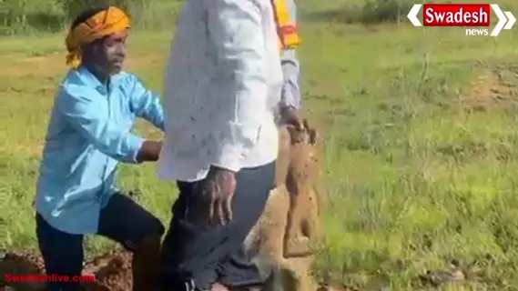 कांकेर: त्रिकुटी तालाब की खुदाई में मिली प्राचीन हनुमान जी की मूर्ति, क्षेत्र में उमड़ी भक्तों की भीड़